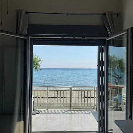 Apartment Beachfront Paradise