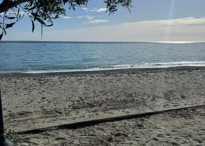 Beachfront Paradise Leptokaryá