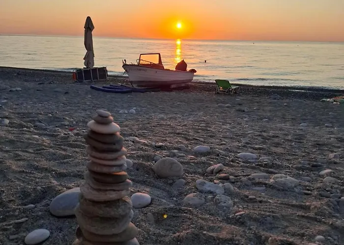 Beachfront Paradise Leptokaryá